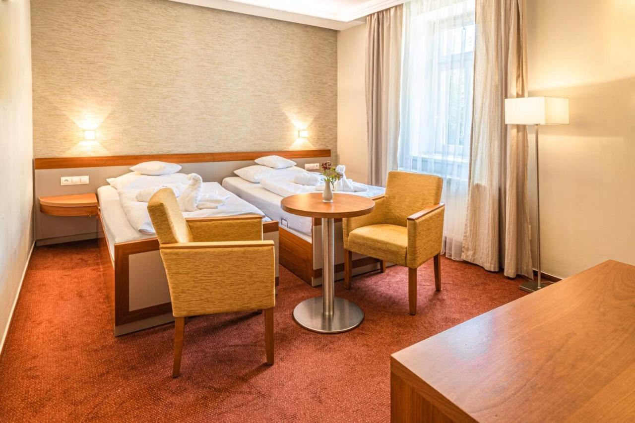 Hotel Reza Frantiskovy Lazne Exterior photo