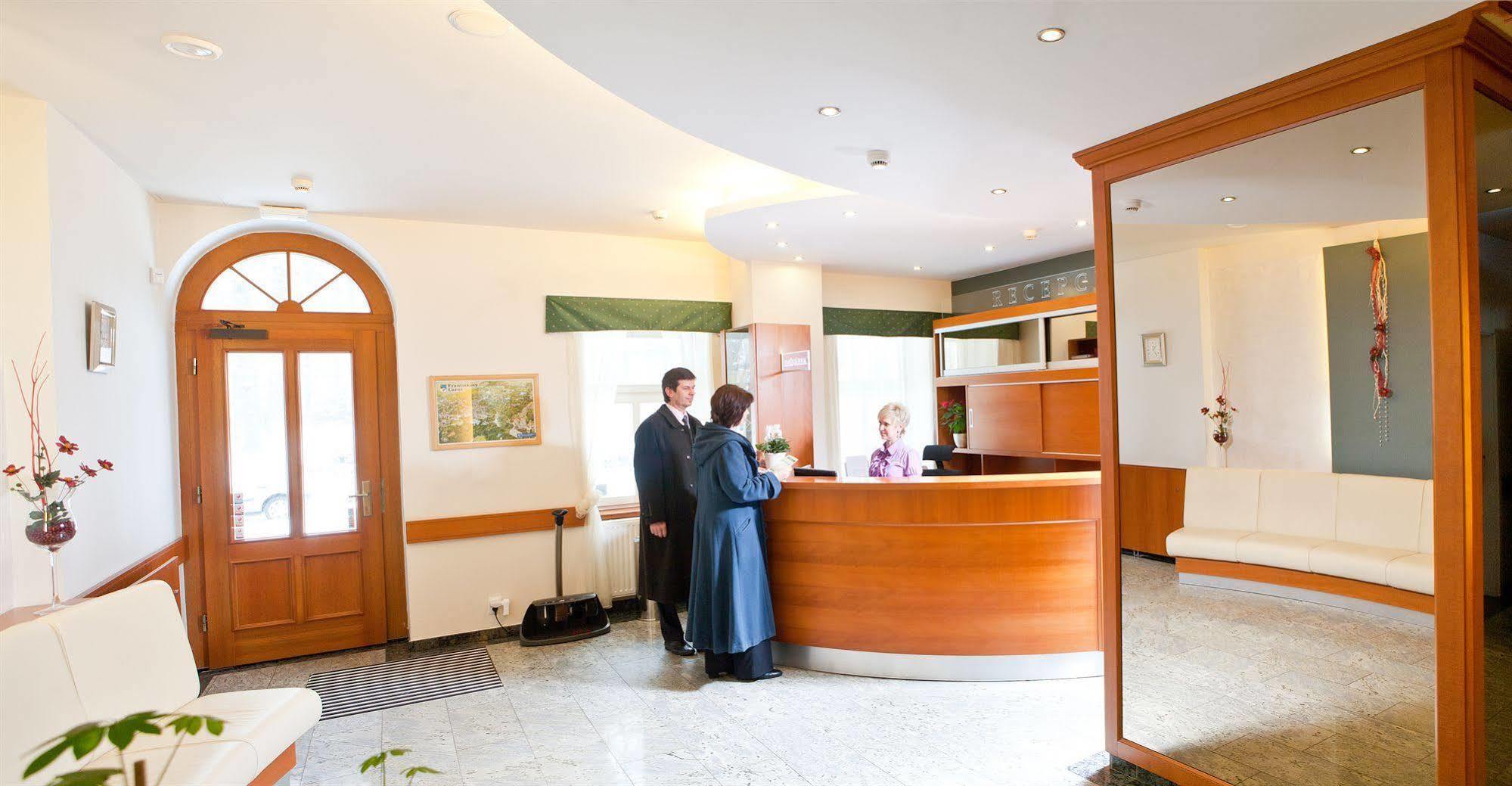 Hotel Reza Frantiskovy Lazne Exterior photo